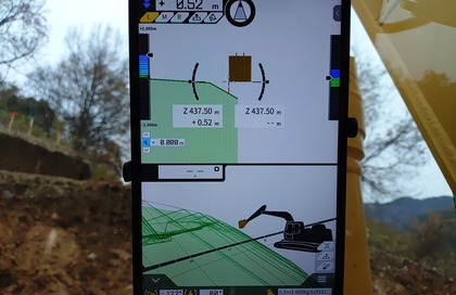 マシンガイダンスの画面（設計高との差を表示）